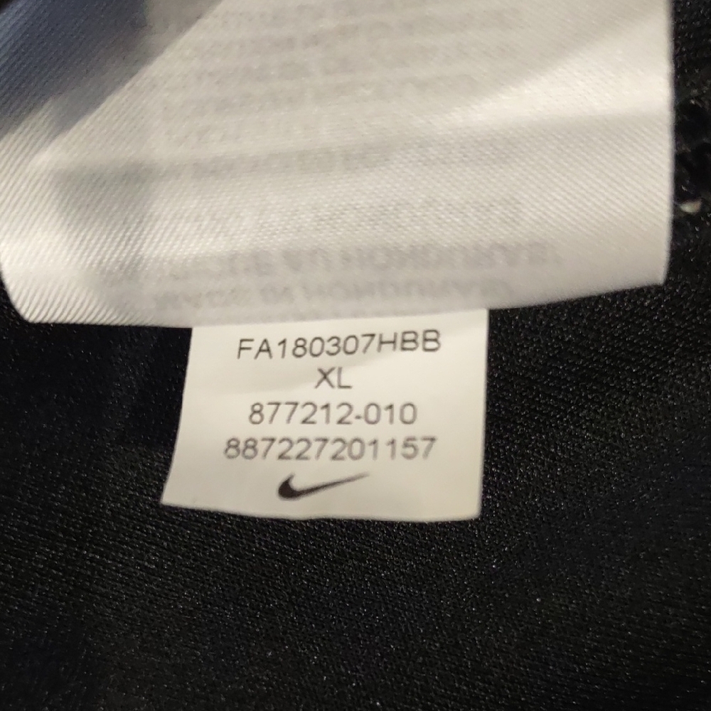 NBA Nike Black and Green Bucks Jersey - Picture 14 of 17